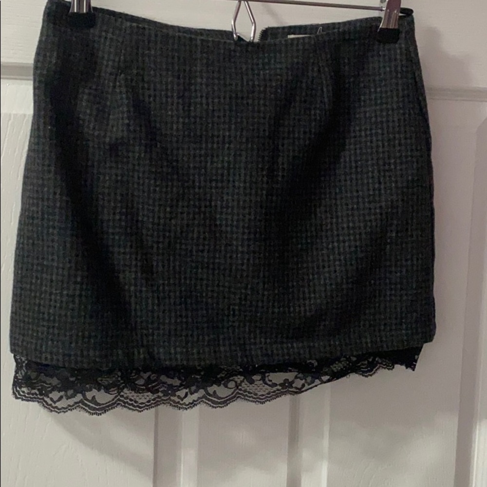 Plaid grey skirt